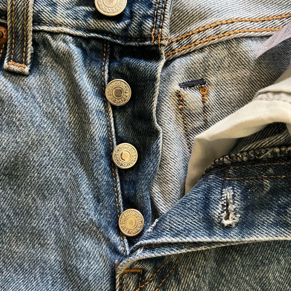 Wedgie Straight Levis - Picture 7 of 7